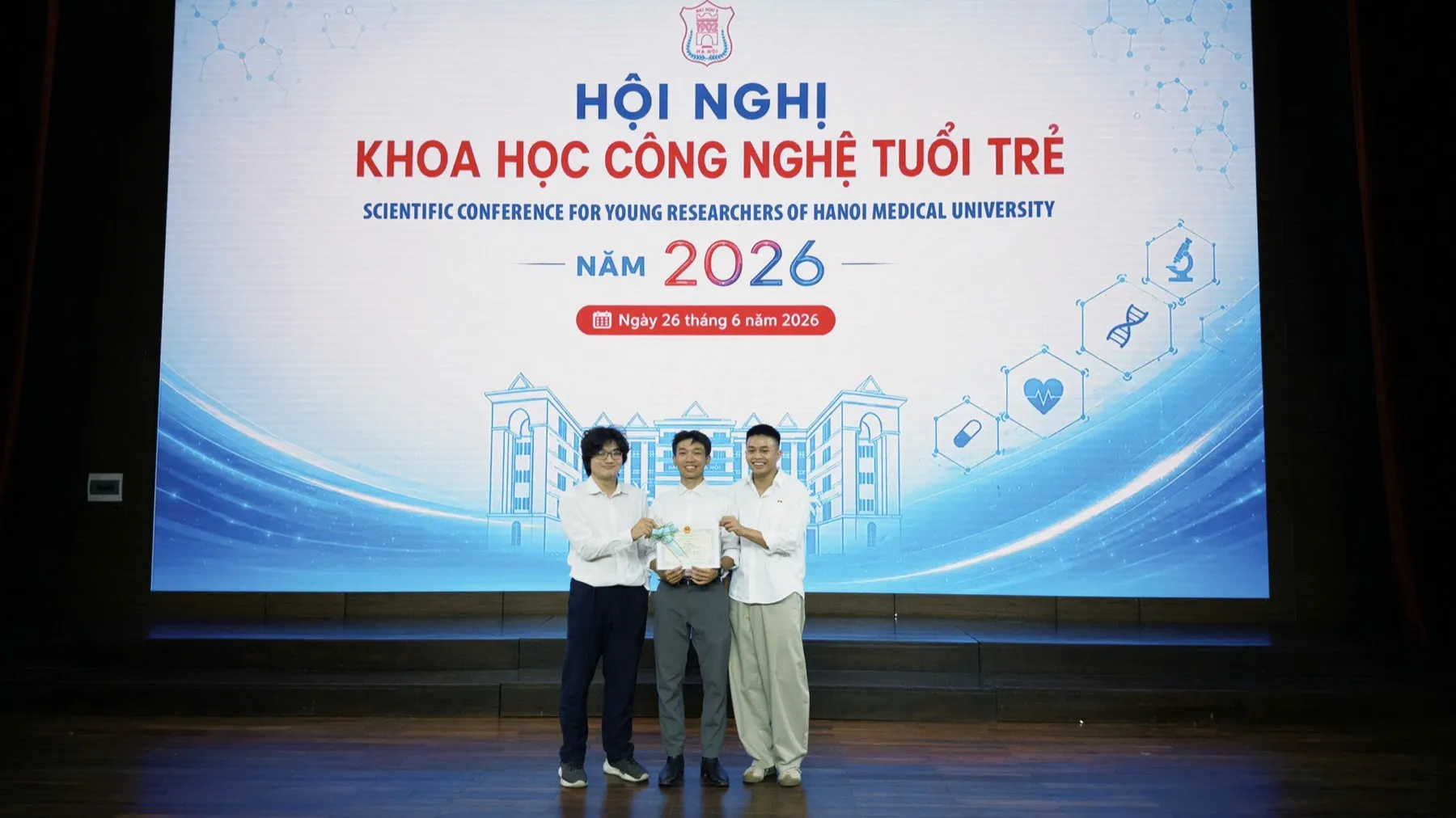 Nhóm sinh viên HEAL Lab nhận giải Ba tại Hội nghị Khoa học Công nghệ Tuổi trẻ Trường Đại học Y Hà Nội năm 2026